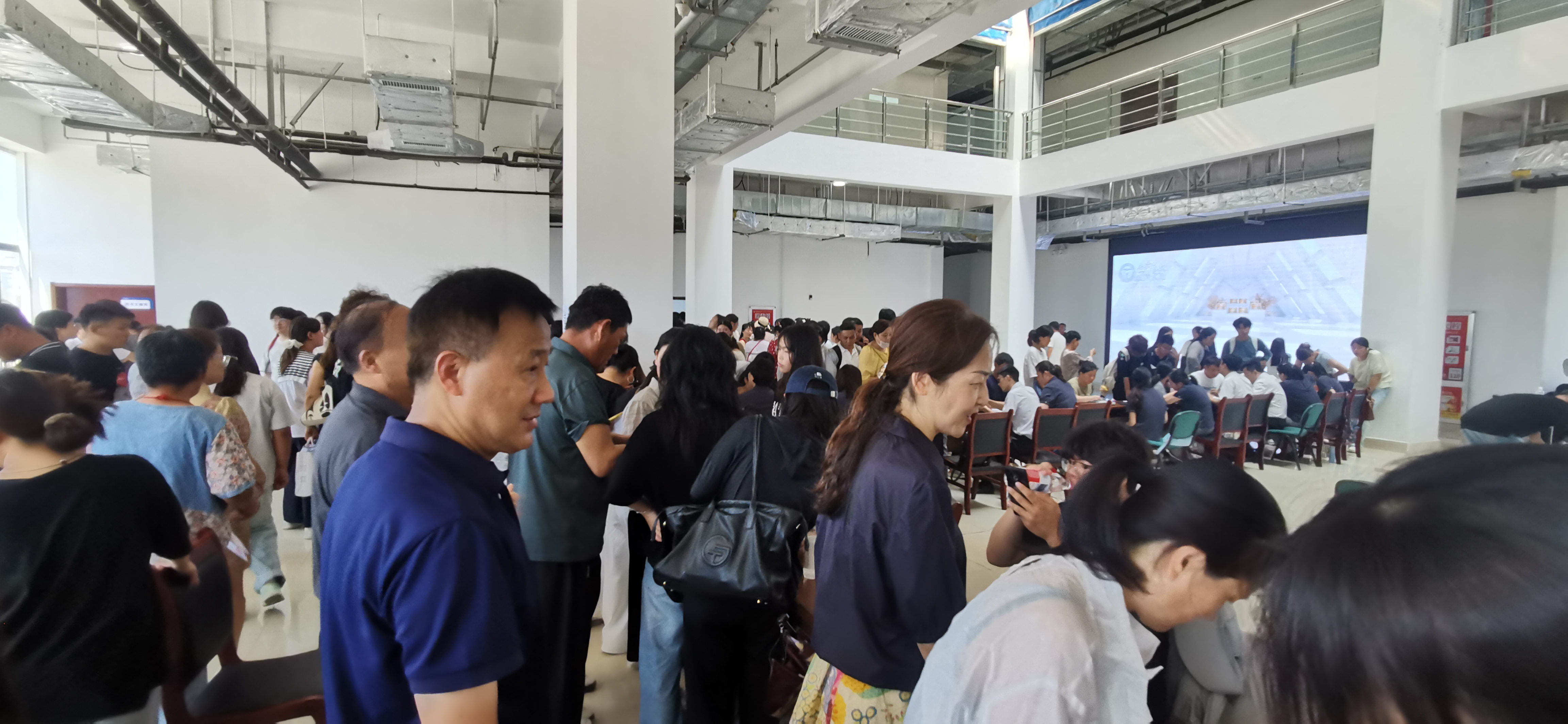 &ldquo;专业优化&middot;升学创新&middot;贯通培养&rdquo;共绘淮南卫生学校医学职业教育新蓝图&mdash;&mdash;淮南卫校2025级新生报到火热进行中