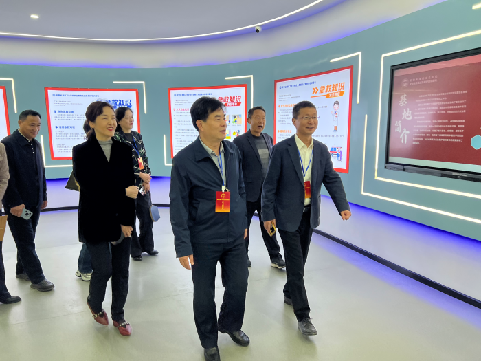 淮南市人大代表考察组一行莅临我校调研