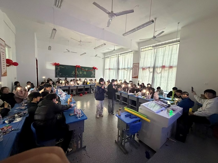 欢歌辞旧岁 笑语迎新年&mdash;&mdash;淮南卫生学校2026年元旦班级联欢活动精彩纷呈