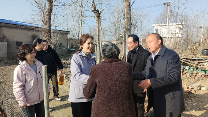 学校党委书记孙娟带队赴帮扶村开展春节前走访慰问活动
